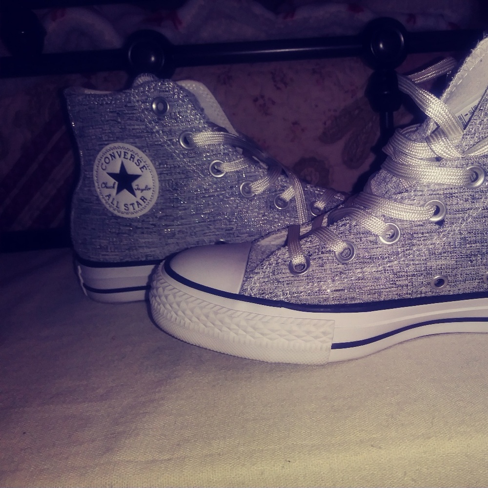 Women's Chuck Taylor Sparkle HiTops size 8